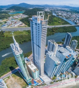 2018-10-01-00-49-41_5bb16f253acc1