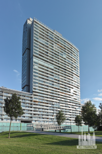 Mischek_Tower_Vienna_from_N_on_2014-08-22