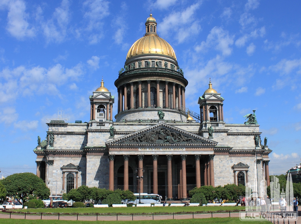 Сколько всего в Санкт Петербурге памятников?