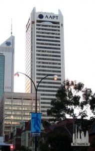 stmartinstower_ext-overallfromstreet_(cc-by)derrick__coetzee