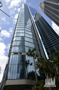 oneoneoneeaglestreet_ext-upcorner2_(c)terrimeyerboake