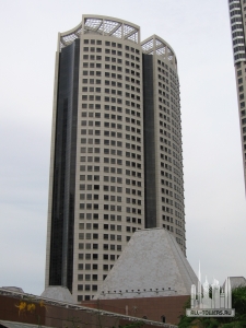 Centennial_Tower,_Dec_05