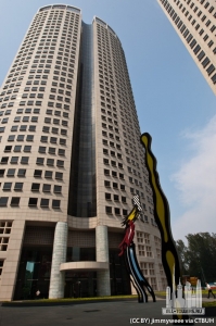 centennialtower_milleniatower_ext-lookingup_(cc__by-sa)terence__ong