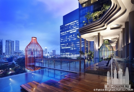 parkroyalonpickering_ext-swimmingpoolandcabanason5thfloor_(c)patrickbingham-hall