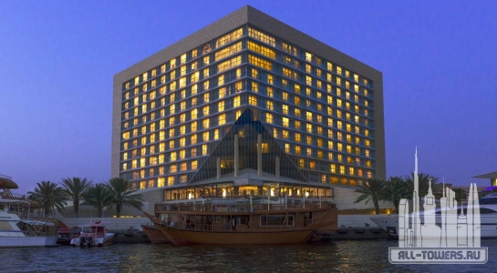 she408ex-152213-Hotel_20exterior_20from_20Dubai_20Creek-_S