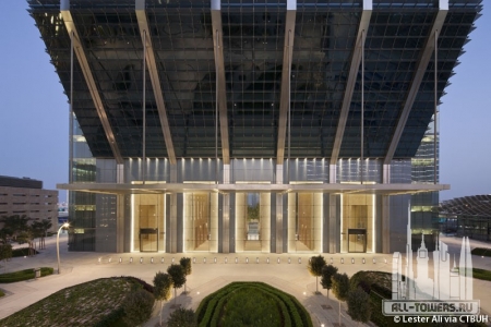 sowwahsquare_ext-towerbaseatdusk_(c)lesterali