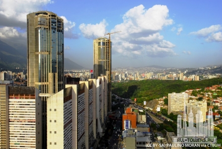 parquecentral-complex_ext_(cc__by-sa)paulino__moran