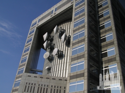 Tokyo_Metropolitan_Government_Building_no1_Tocho_10_7_December_2003